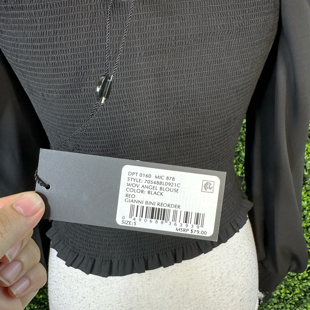 Nwt Gianni Bini Black Smocked long sleeve top - Picture 5 of 8